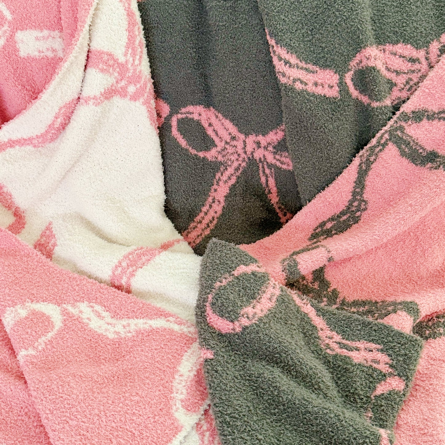 Bow Scalloped Coziest Blanket – Comfort Meets Elegance