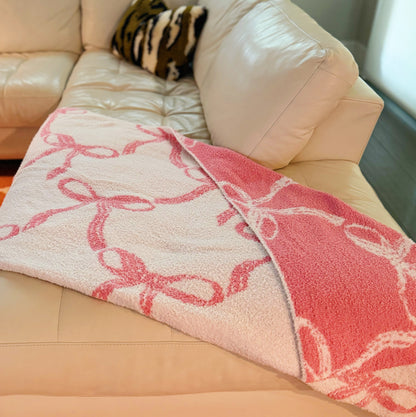 Bow Scalloped Coziest Blanket – Comfort Meets Elegance